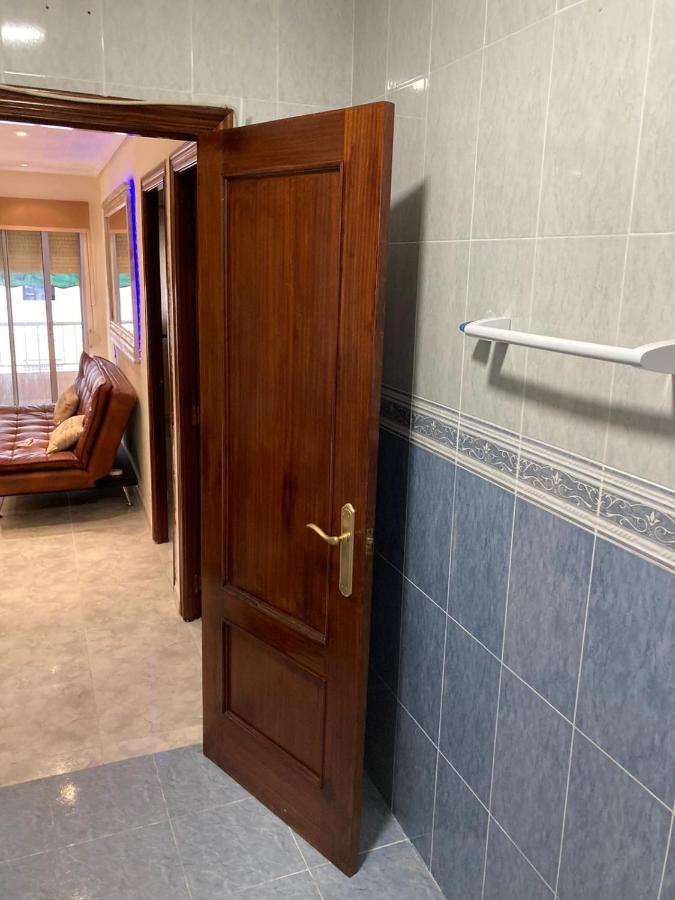 Ferienwohnung Apartamento A 100 Metros De La Playa Malvarrosa Valencia Exterior foto